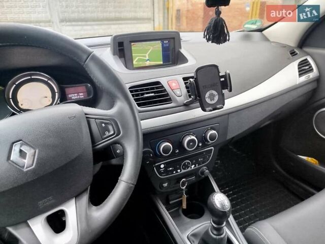 Сірий Рено Меган, об'ємом двигуна 1.46 л та пробігом 227 тис. км за 6200 $, фото 4 на Automoto.ua
