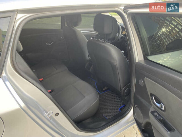 Серый Рено Меган, объемом двигателя 1.46 л и пробегом 320 тыс. км за 5999 $, фото 16 на Automoto.ua