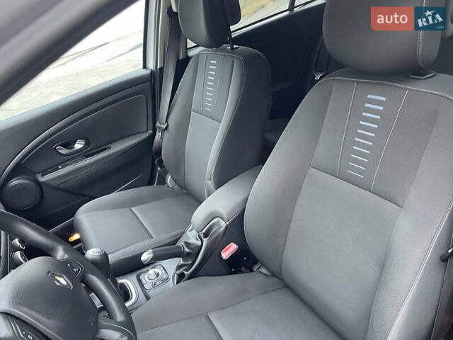 Серый Рено Меган, объемом двигателя 1.6 л и пробегом 225 тыс. км за 7700 $, фото 16 на Automoto.ua