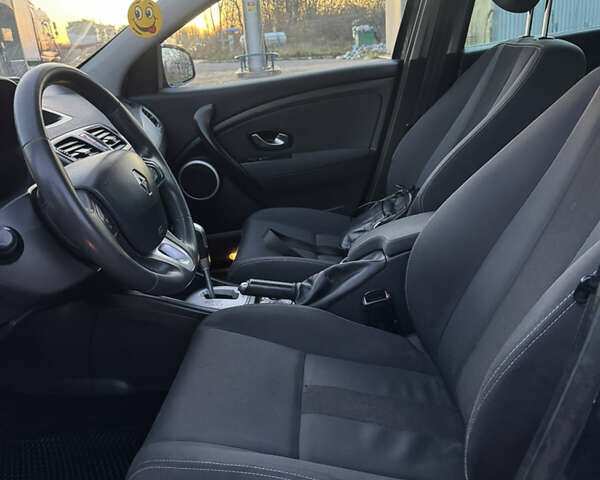 Сірий Рено Меган, об'ємом двигуна 1.46 л та пробігом 260 тис. км за 5900 $, фото 13 на Automoto.ua