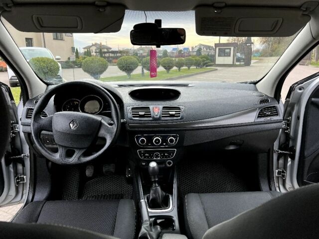 Серый Рено Меган, объемом двигателя 1.5 л и пробегом 263 тыс. км за 5490 $, фото 14 на Automoto.ua