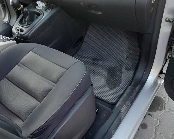 Серый Рено Меган, объемом двигателя 1.46 л и пробегом 242 тыс. км за 7000 $, фото 7 на Automoto.ua