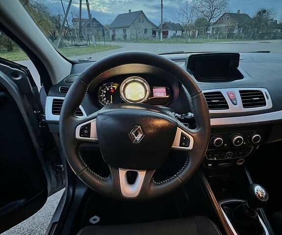 Серый Рено Меган, объемом двигателя 1.6 л и пробегом 215 тыс. км за 7600 $, фото 10 на Automoto.ua