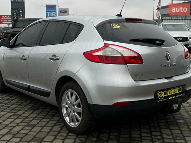 Серый Рено Меган, объемом двигателя 1.46 л и пробегом 260 тыс. км за 7200 $, фото 4 на Automoto.ua