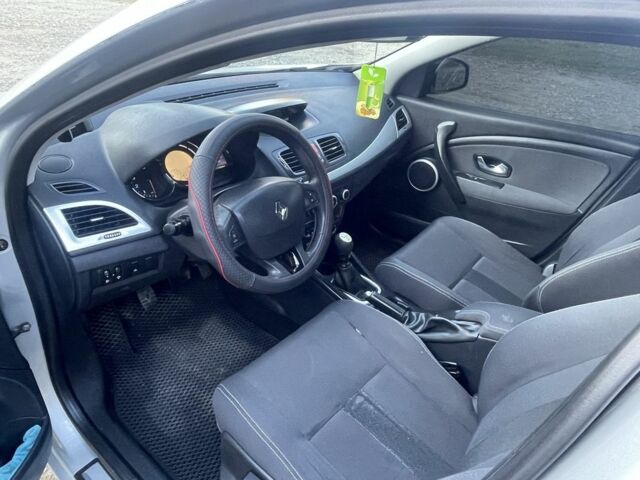 Сірий Рено Меган, об'ємом двигуна 1.9 л та пробігом 245 тис. км за 6800 $, фото 5 на Automoto.ua