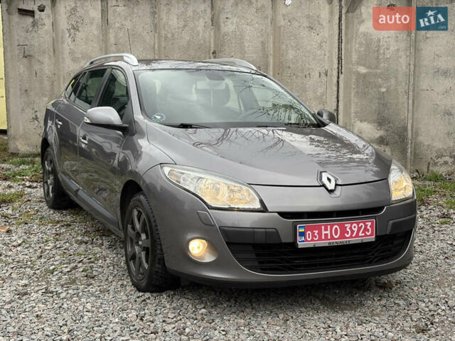 Сірий Рено Меган, об'ємом двигуна 1.6 л та пробігом 227 тис. км за 7300 $, фото 2 на Automoto.ua