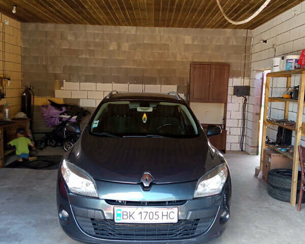 Сірий Рено Меган, об'ємом двигуна 1.46 л та пробігом 255 тис. км за 6999 $, фото 3 на Automoto.ua