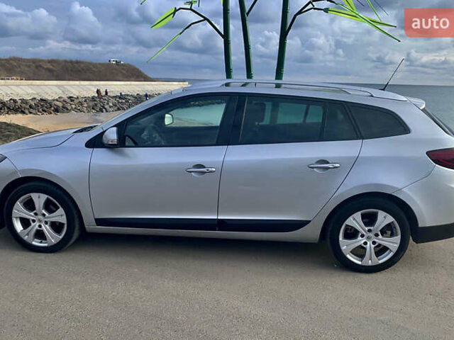 Серый Рено Меган, объемом двигателя 1.46 л и пробегом 242 тыс. км за 7990 $, фото 2 на Automoto.ua