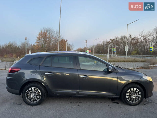 Сірий Рено Меган, об'ємом двигуна 1.46 л та пробігом 260 тис. км за 5900 $, фото 9 на Automoto.ua