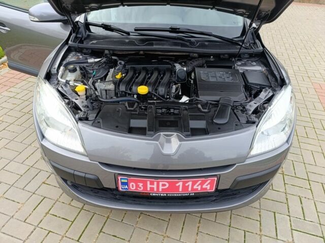 Серый Рено Меган, объемом двигателя 0 л и пробегом 218 тыс. км за 7300 $, фото 4 на Automoto.ua