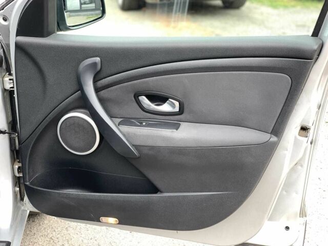 Серый Рено Меган, объемом двигателя 1.5 л и пробегом 273 тыс. км за 6590 $, фото 22 на Automoto.ua