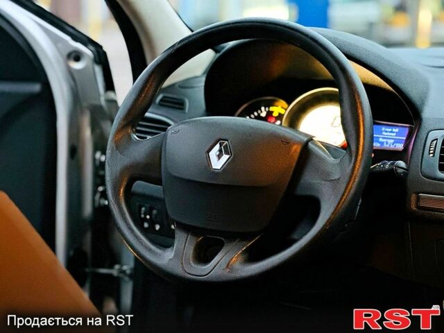 Серый Рено Меган, объемом двигателя 1.5 л и пробегом 345 тыс. км за 6199 $, фото 10 на Automoto.ua