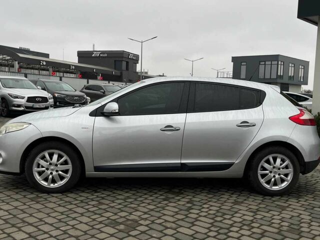 Серый Рено Меган, объемом двигателя 0 л и пробегом 260 тыс. км за 7200 $, фото 3 на Automoto.ua