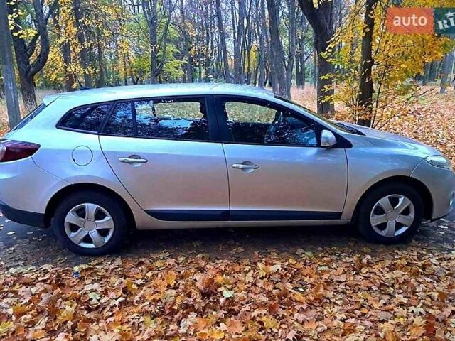 Серый Рено Меган, объемом двигателя 1.5 л и пробегом 200 тыс. км за 6999 $, фото 3 на Automoto.ua