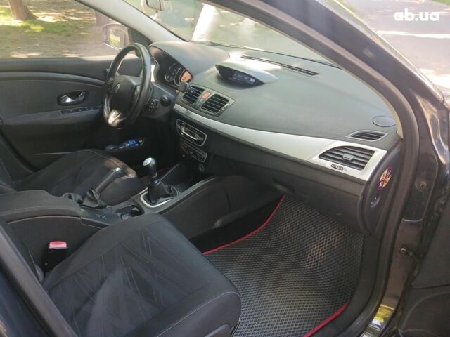 Серый Рено Меган, объемом двигателя 1.9 л и пробегом 400 тыс. км за 6690 $, фото 22 на Automoto.ua