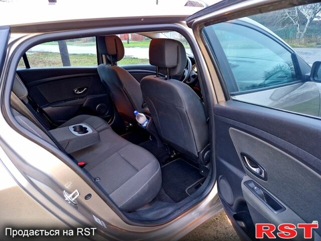 Серый Рено Меган, объемом двигателя 1.6 л и пробегом 238 тыс. км за 7350 $, фото 12 на Automoto.ua