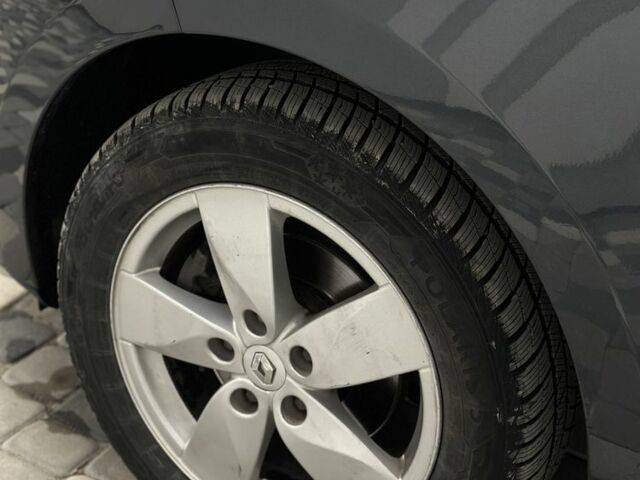 Серый Рено Меган, объемом двигателя 1.5 л и пробегом 214 тыс. км за 6800 $, фото 18 на Automoto.ua