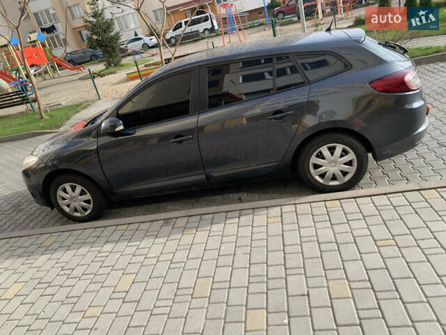 Серый Рено Меган, объемом двигателя 1.46 л и пробегом 263 тыс. км за 6400 $, фото 2 на Automoto.ua