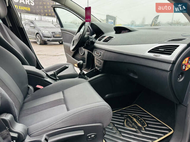 Серый Рено Меган, объемом двигателя 1.87 л и пробегом 228 тыс. км за 8500 $, фото 22 на Automoto.ua