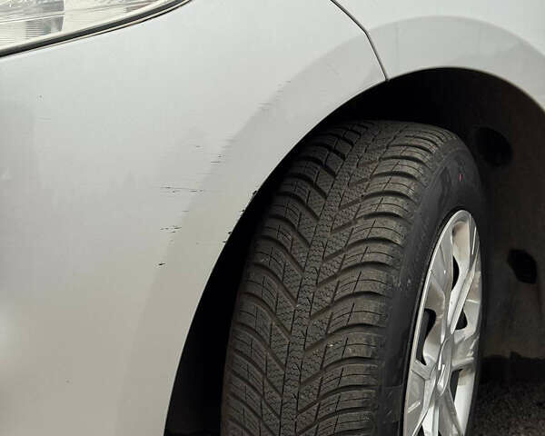 Серый Рено Меган, объемом двигателя 1.5 л и пробегом 215 тыс. км за 6400 $, фото 10 на Automoto.ua