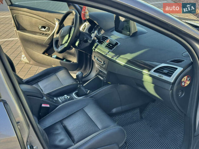 Серый Рено Меган, объемом двигателя 2 л и пробегом 245 тыс. км за 7900 $, фото 15 на Automoto.ua