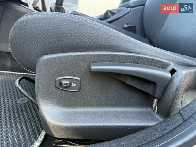 Серый Рено Меган, объемом двигателя 1.46 л и пробегом 180 тыс. км за 6750 $, фото 35 на Automoto.ua