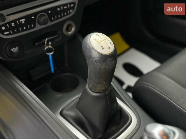 Серый Рено Меган, объемом двигателя 1.46 л и пробегом 260 тыс. км за 7200 $, фото 22 на Automoto.ua