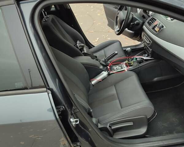 Серый Рено Меган, объемом двигателя 1.4 л и пробегом 250 тыс. км за 7500 $, фото 168 на Automoto.ua