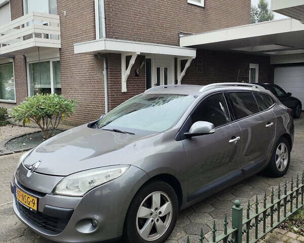 Серый Рено Меган, объемом двигателя 1.6 л и пробегом 182 тыс. км за 7800 $, фото 100 на Automoto.ua