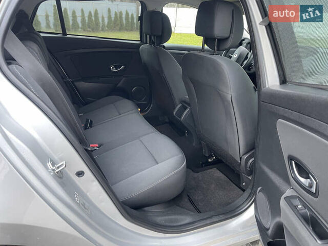 Серый Рено Меган, объемом двигателя 1.6 л и пробегом 225 тыс. км за 7700 $, фото 25 на Automoto.ua