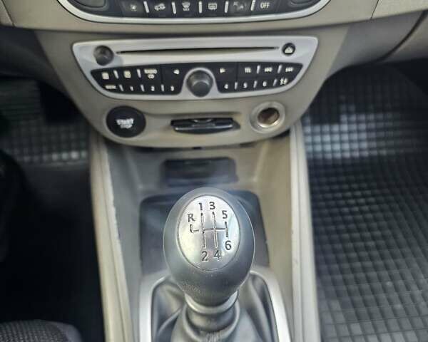 Серый Рено Меган, объемом двигателя 1.46 л и пробегом 257 тыс. км за 5150 $, фото 33 на Automoto.ua