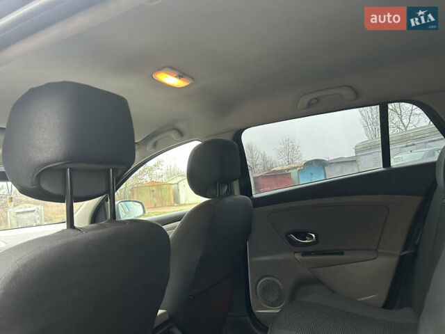 Серый Рено Меган, объемом двигателя 1.46 л и пробегом 285 тыс. км за 5700 $, фото 21 на Automoto.ua