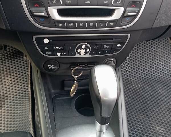 Серый Рено Меган, объемом двигателя 1.46 л и пробегом 278 тыс. км за 7100 $, фото 3 на Automoto.ua