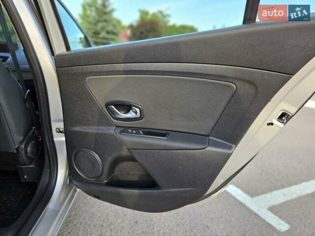 Серый Рено Меган, объемом двигателя 1.6 л и пробегом 195 тыс. км за 7850 $, фото 58 на Automoto.ua