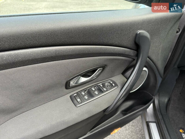Сірий Рено Меган, об'ємом двигуна 2 л та пробігом 213 тис. км за 8100 $, фото 16 на Automoto.ua