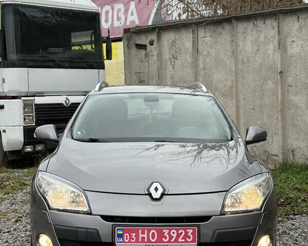 Сірий Рено Меган, об'ємом двигуна 1.6 л та пробігом 227 тис. км за 7300 $, фото 9 на Automoto.ua