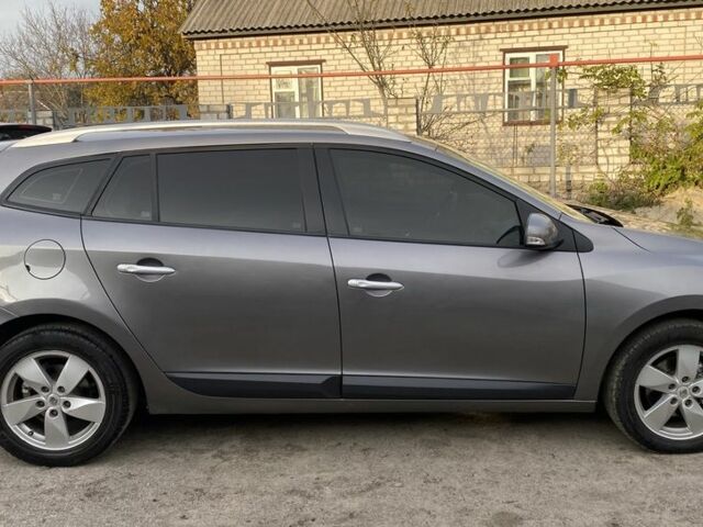 Серый Рено Меган, объемом двигателя 1.5 л и пробегом 320 тыс. км за 7000 $, фото 1 на Automoto.ua