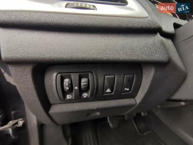 Серый Рено Меган, объемом двигателя 1.6 л и пробегом 220 тыс. км за 7300 $, фото 20 на Automoto.ua