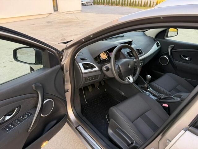 Серый Рено Меган, объемом двигателя 1.4 л и пробегом 193 тыс. км за 6700 $, фото 5 на Automoto.ua