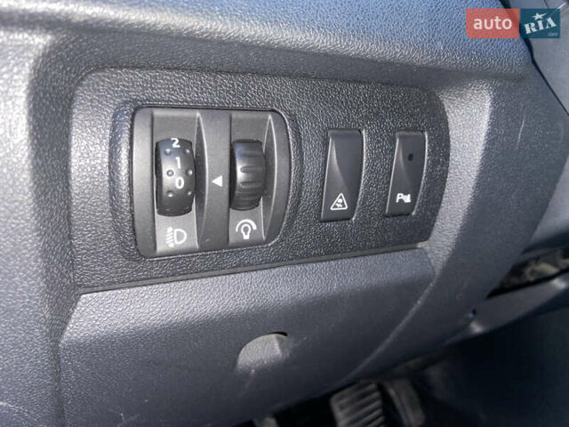 Сірий Рено Меган, об'ємом двигуна 1.46 л та пробігом 291 тис. км за 5700 $, фото 3 на Automoto.ua