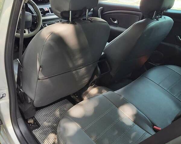 Сірий Рено Меган, об'ємом двигуна 2 л та пробігом 270 тис. км за 7800 $, фото 6 на Automoto.ua