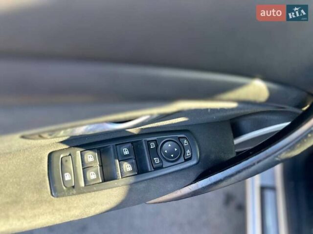 Серый Рено Меган, объемом двигателя 2 л и пробегом 242 тыс. км за 6100 $, фото 2 на Automoto.ua