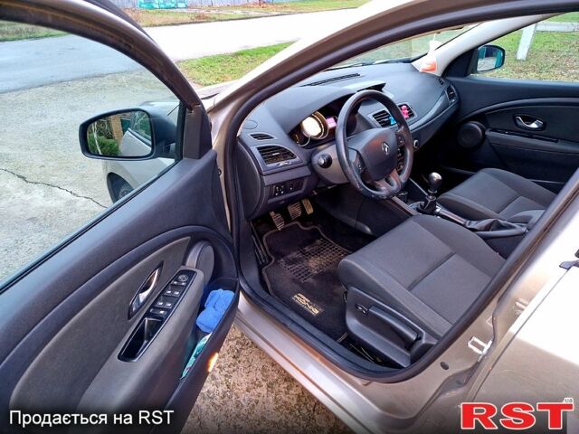 Серый Рено Меган, объемом двигателя 1.6 л и пробегом 238 тыс. км за 7350 $, фото 9 на Automoto.ua