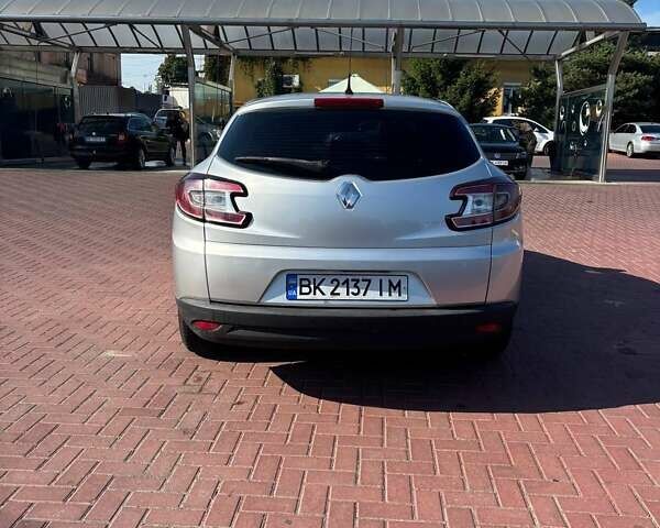 Серый Рено Меган, объемом двигателя 1.46 л и пробегом 330 тыс. км за 5300 $, фото 3 на Automoto.ua