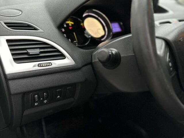 Серый Рено Меган, объемом двигателя 1.5 л и пробегом 214 тыс. км за 6800 $, фото 17 на Automoto.ua