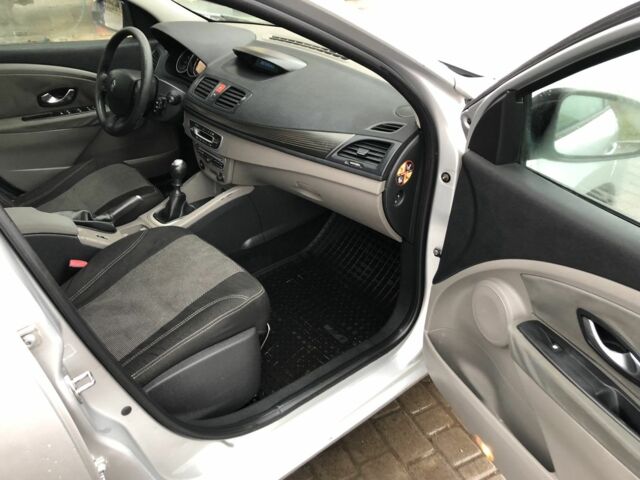 Серый Рено Меган, объемом двигателя 1.5 л и пробегом 260 тыс. км за 5600 $, фото 7 на Automoto.ua