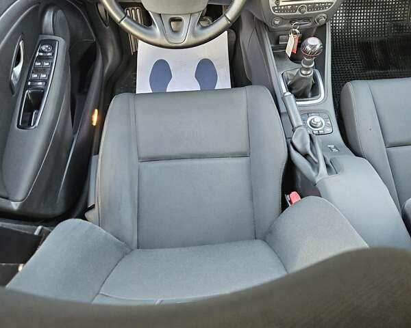 Серый Рено Меган, объемом двигателя 1.6 л и пробегом 195 тыс. км за 7850 $, фото 77 на Automoto.ua