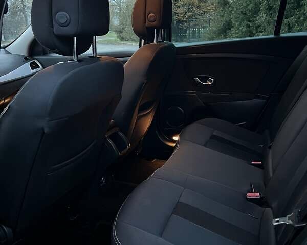 Серый Рено Меган, объемом двигателя 1.6 л и пробегом 215 тыс. км за 7600 $, фото 18 на Automoto.ua