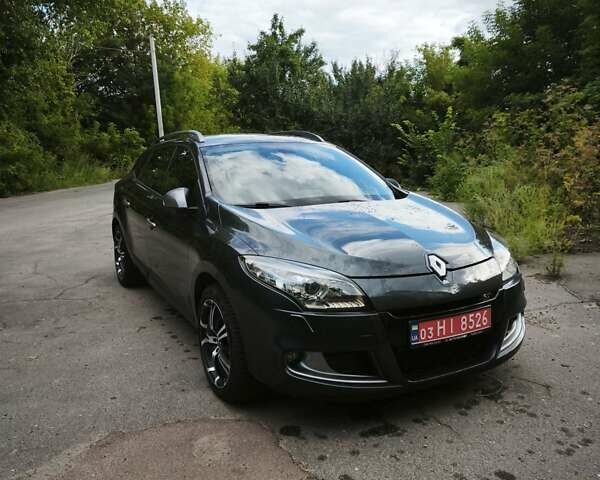 Серый Рено Меган, объемом двигателя 2 л и пробегом 125 тыс. км за 9950 $, фото 6 на Automoto.ua