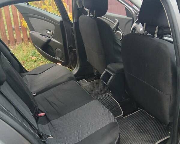 Серый Рено Меган, объемом двигателя 1.46 л и пробегом 247 тыс. км за 6550 $, фото 2 на Automoto.ua